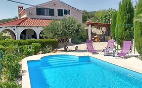Charming Villa Nika With The Pool