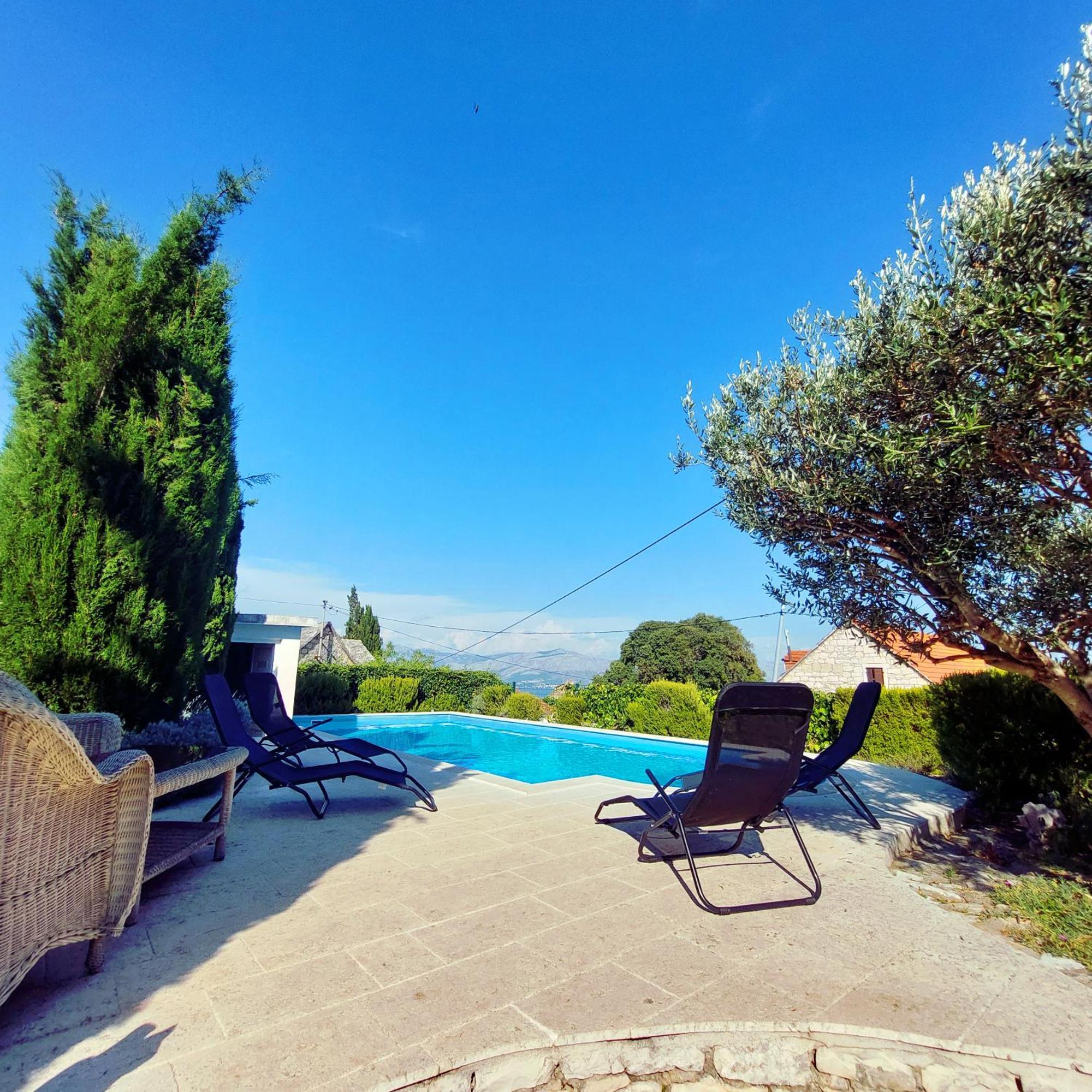 Charming Villa Nika With The Pool Supetar Exterior foto